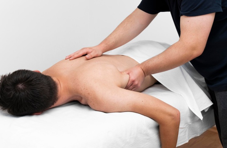 Bukan Sekadar Pijat Keras: Perbedaan Pijat Biasa, Deep Tissue, dan Orthopedic Massage